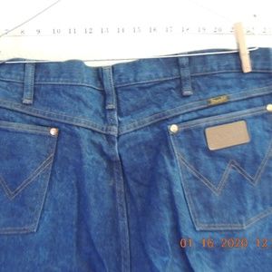 NEW MENS WRANGLERS SIZE 42/3431MWZDN